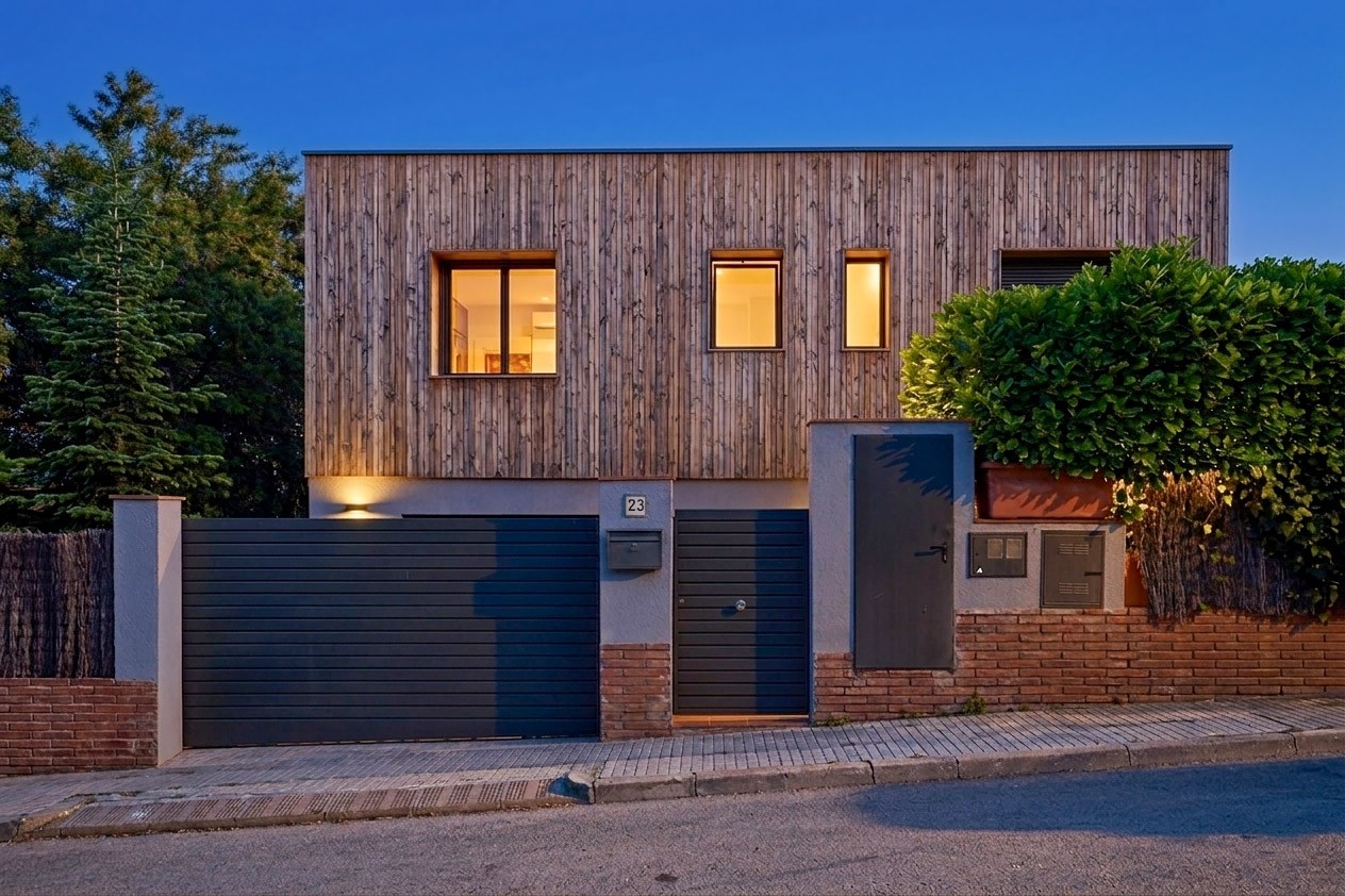 Casa biopasiva con remonta de madera en Matadepera (foto 1)