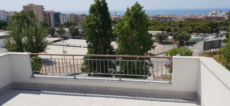 La vivienda de madera CLT entre medianeras en Sitges gastará 200€ al año en energía