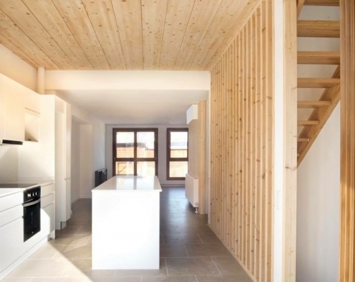 Entregada la vivienda de madera en altura de El Prat